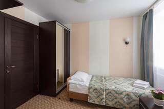 Гостиница Rassvet Тотьма Стандартный двухместный номер с 2 отдельными кроватями-4